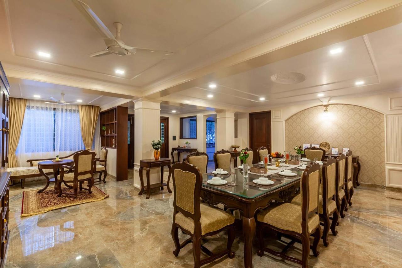 נאסיק Stayvista'S Lake La Vie - Tranquil Lake-View Villa Amidst Farmland With Pool And Poolside Gazebo - Proximity To Sula מראה חיצוני תמונה