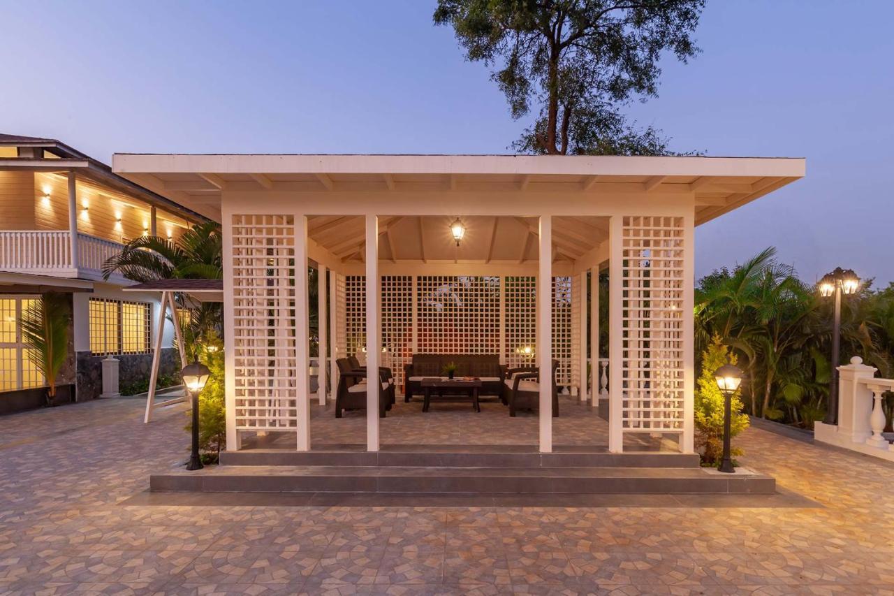 נאסיק Stayvista'S Lake La Vie - Tranquil Lake-View Villa Amidst Farmland With Pool And Poolside Gazebo - Proximity To Sula מראה חיצוני תמונה